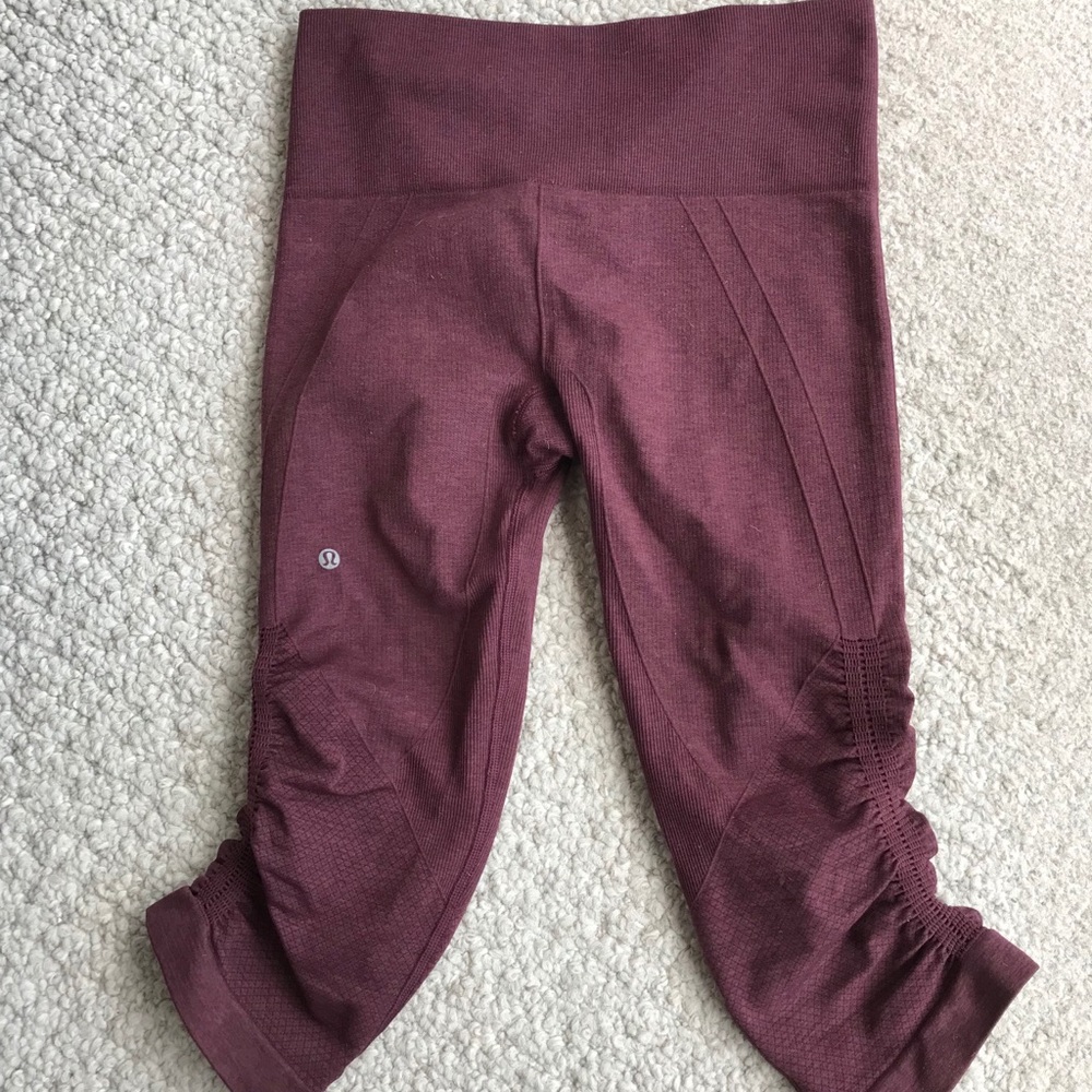 Maroon lululemon cropped leggings